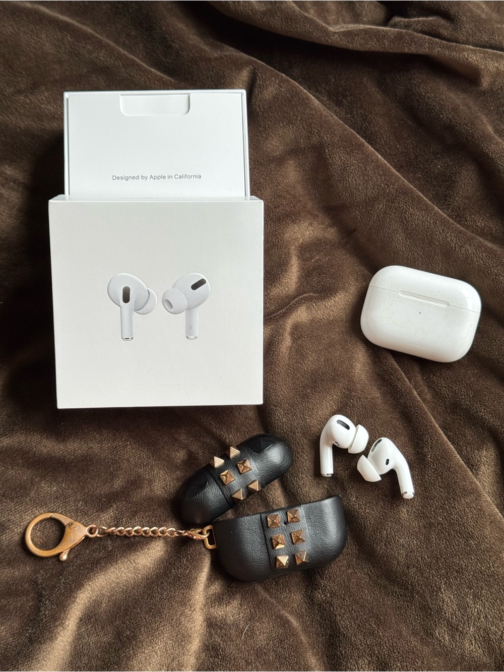 Apple AirPods Pro Wireless Earbuds in White with cute case cover